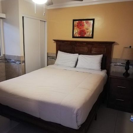Suites Leon Rojo Тихуана Экстерьер фото